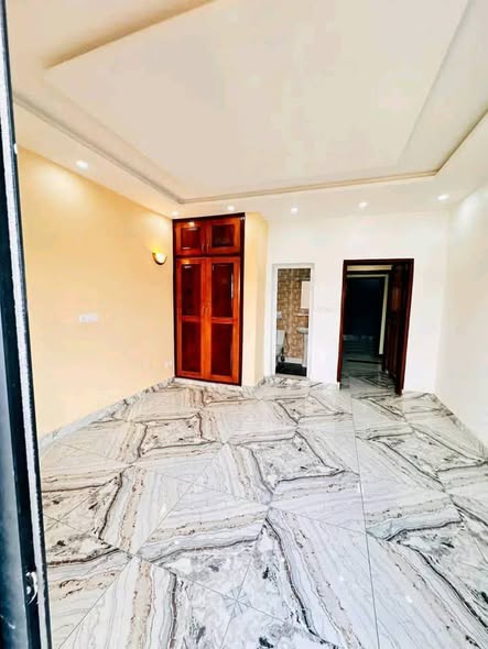 Appartement nouvellement construit à Ekoumdoum