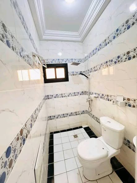 Appartement nouvellement construit à Ekoumdoum