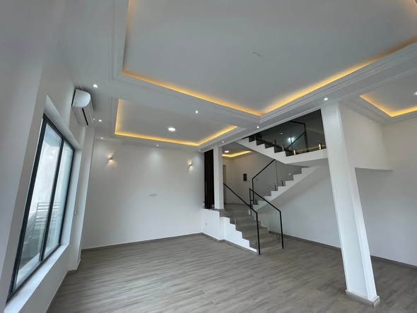 Maison de Type R+1 à VENDRE