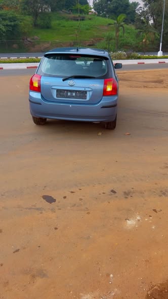 Voiture à vendre, 5 mois au pays