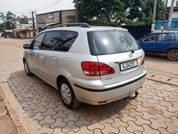 Toyota Avensis verso 2008 à vendre