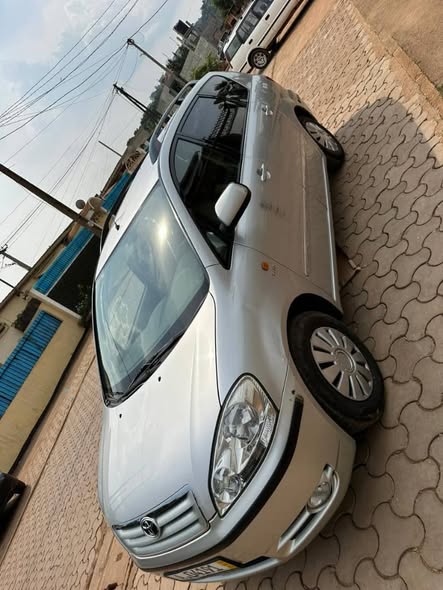 Toyota Avensis verso 2008 à vendre
