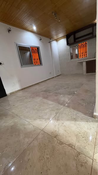 Studio moderne à louer à Etoudi