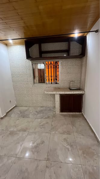 Studio moderne à louer à Etoudi
