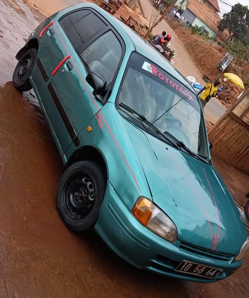 Toyota starlet coupe avion extrêmement propre