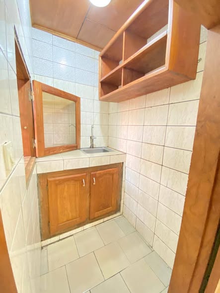 Chambre moderne à louer à Etoug Ebe