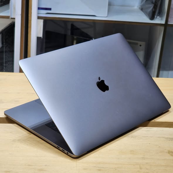 Macbook Pro 15 Retina 2016 i7 2.90Ghz