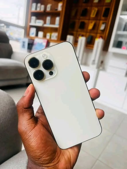 IPhone 14 pro Max 128g à vendre