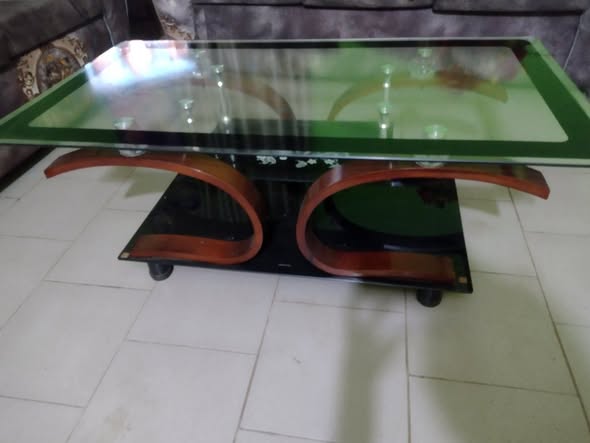 Grande Table vitrée VIP en vente