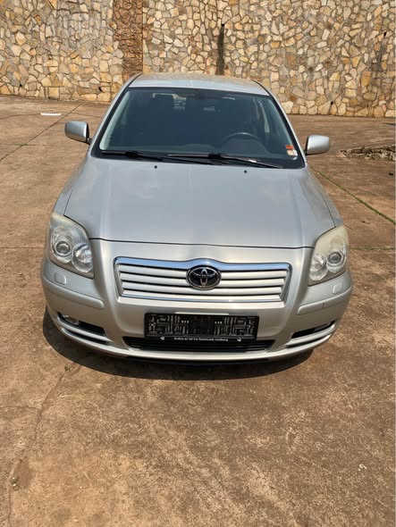 TOYOTA AVENSIS TETE DE COCHONS LEAFBACK année 2005
