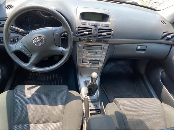 TOYOTA AVENSIS TETE DE COCHONS LEAFBACK année 2005