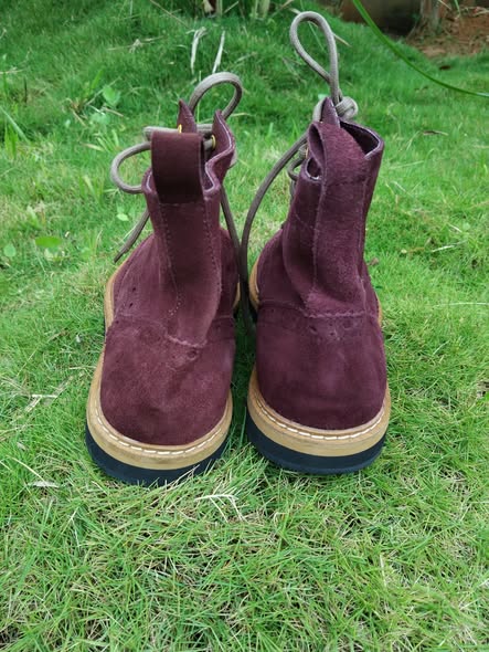 Très belle chaussure homme en cuir dain italien
