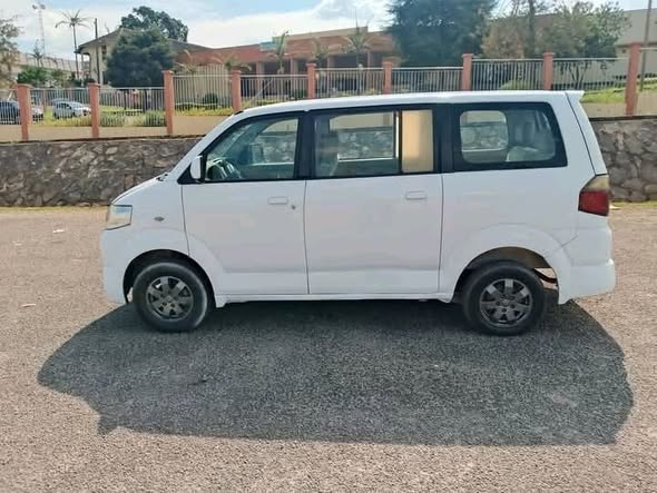 Suzuki APV 8 places Essence climatisation