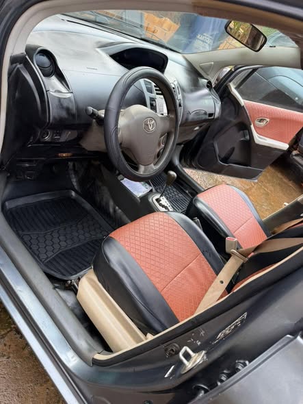 Toyota Yaris Vitz 2008 à vendre