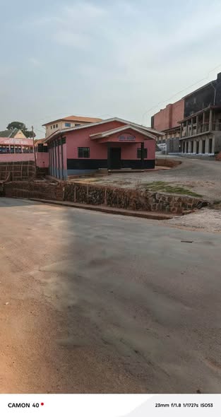 350m² de terrain à vendre à Bafoussam
