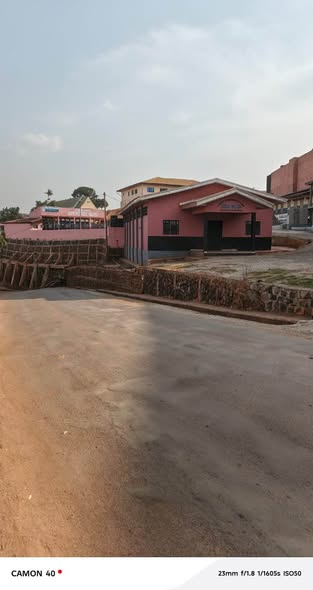 350m² de terrain à vendre à Bafoussam