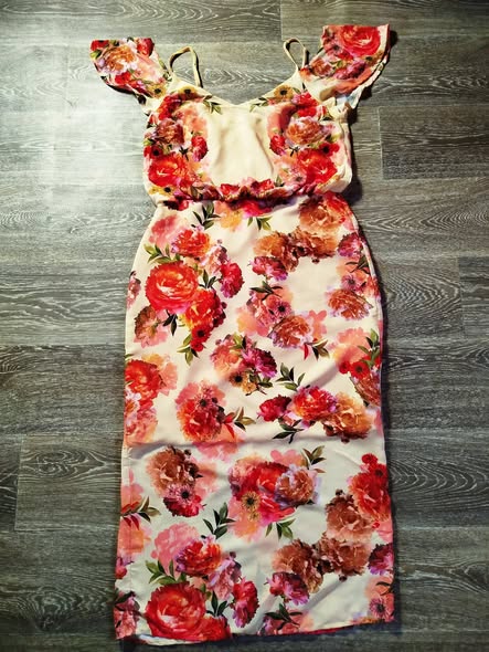 Belle robe fleurie Taille M