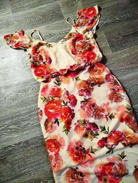 Belle robe fleurie Taille M