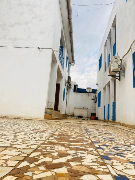 Duplex à louer à Biyem Assi