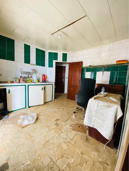 Duplex à louer à Biyem Assi