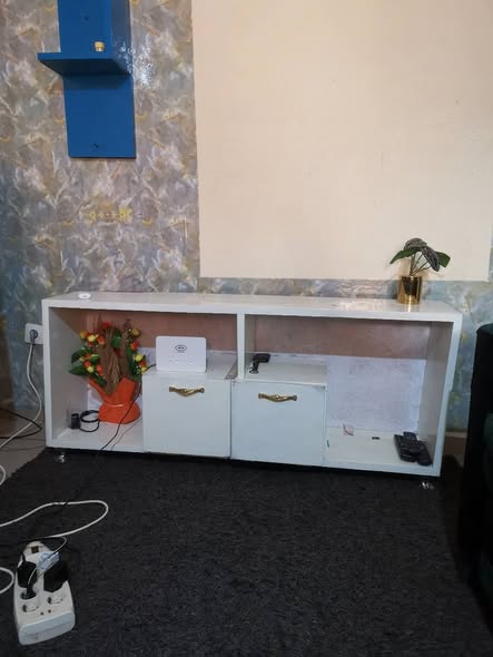 Meuble TV et TV Philips Android à vendre