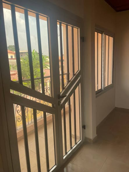 Studio moderne à louer à Odza