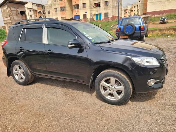 Toyota RAV4 extrêmement propre Année 2012