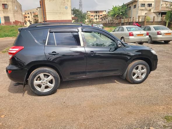 Toyota RAV4 extrêmement propre Année 2012