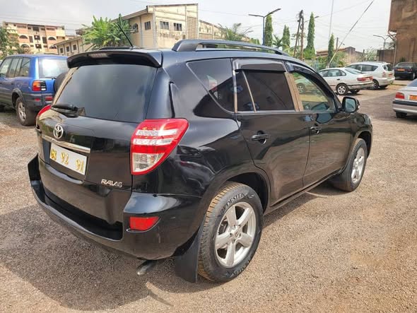 Toyota RAV4 extrêmement propre Année 2012