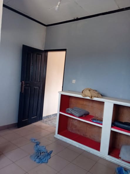 Studio moderne nouvellement construit à Ngousso