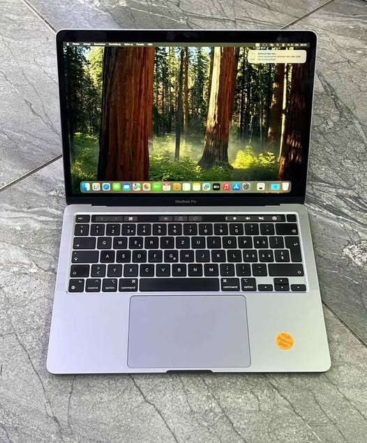 2020 Apple MacBook Pro 17,1 Touch Bar