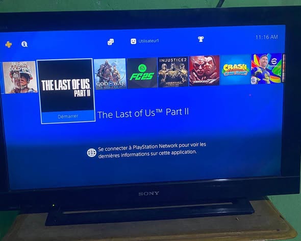 Ps4 slim avec 1Tb et 15 jeux
