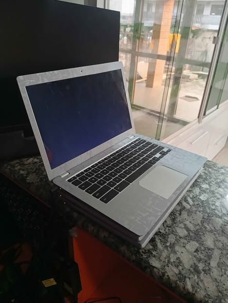 Laptop Toshiba 13,3 pouces – Windows 10 Pro – Promotion