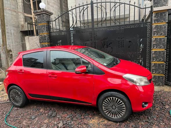 TOYOTA YARIS 2013 à vendre