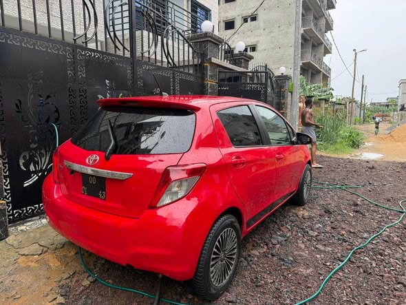 TOYOTA YARIS 2013 à vendre