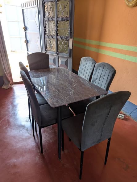 Salle à manger en mabre à vendre