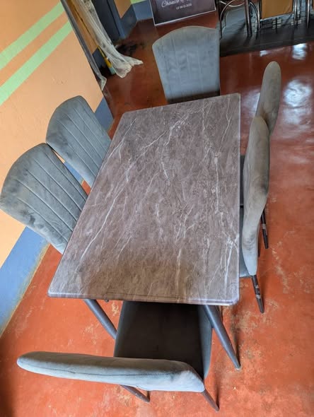 Salle à manger en mabre à vendre