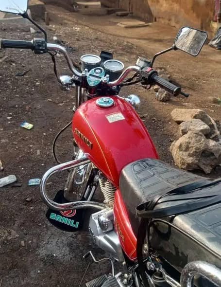 Moto Sanili point 6 à vendre