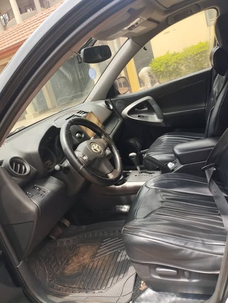 Toyota RAV4 2011 à vendre à Yaoundé