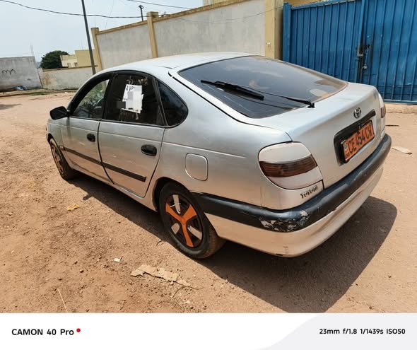 Toyota Avensis Liftback à vendre à Yaoundé