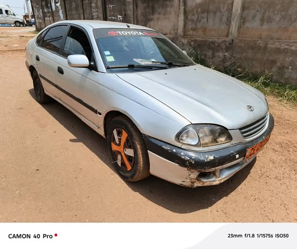 Toyota Avensis Liftback à vendre à Yaoundé