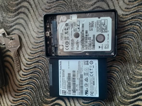 Disque dure externe et SSD à vendre
