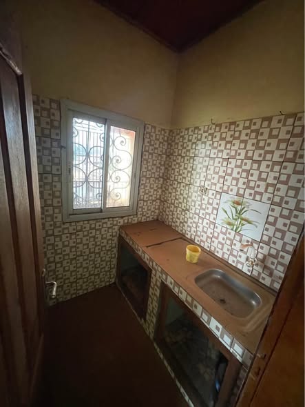 Studio moderne à louer à Mendong