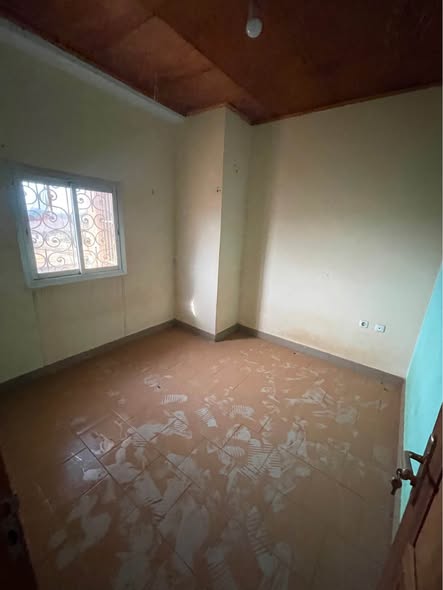 Studio moderne à louer à Mendong