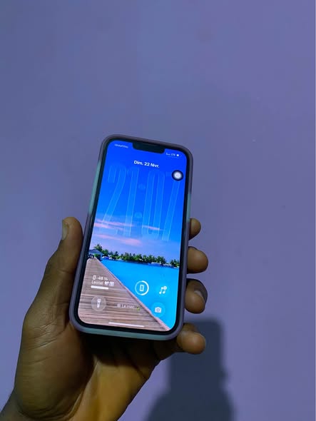 Disponible IOS 26.2.1 128Gb