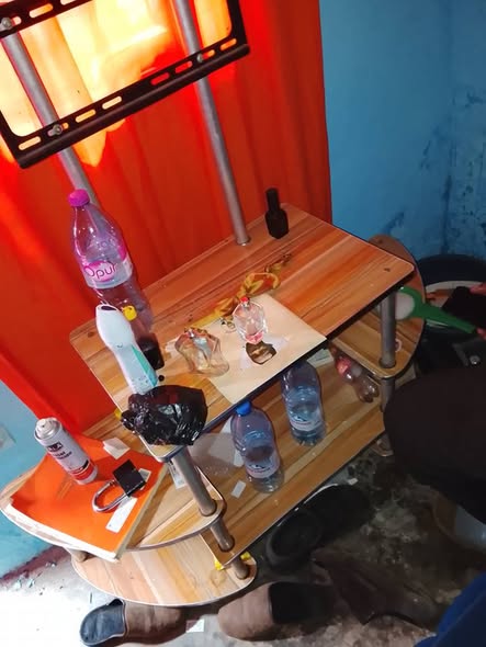 Lit et porte télé à vendre