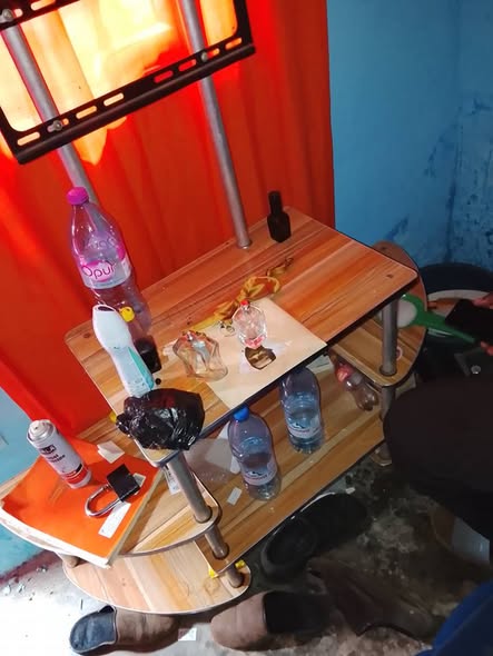 Lit et porte télé à vendre