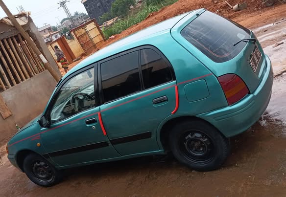 Toyota starlet coupe avion extrêmement propre
