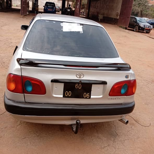 Toyota 111 berline à vendre