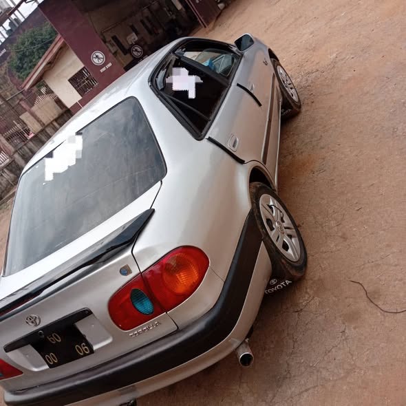 Toyota 111 berline à vendre